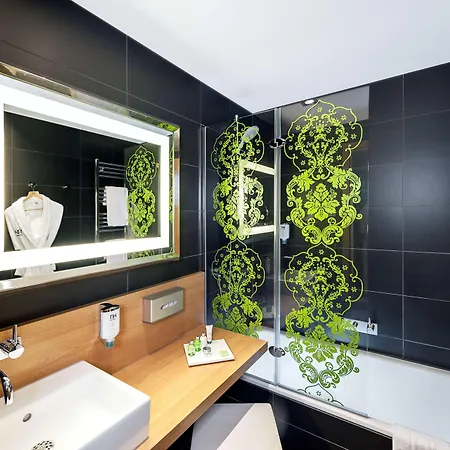 Отель Nh Frankfurt Messe 4*