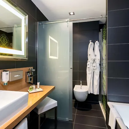 Nh Frankfurt Messe Hotel 4*