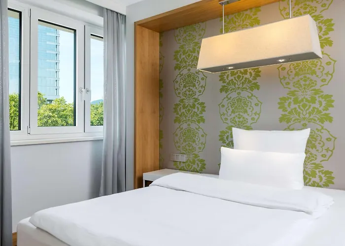 Nh Frankfurt Messe Hotel 4*